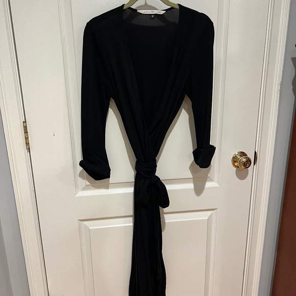 Diane Von Furstenberg Dresses & Skirts - DVF vintage original black wrap dress